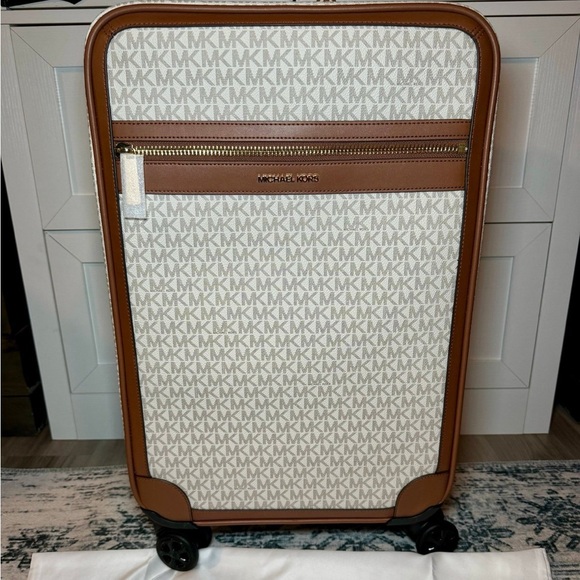 Michael kors suitcase - Picture 1 of 11